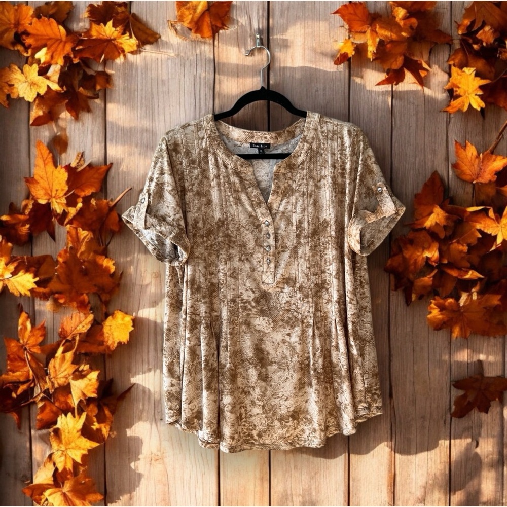 Sami & Jo Brown & Tan Blotchy Floral Print Top with Raised Vine/Leaf Pattern